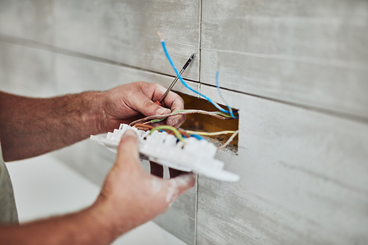 Electrician in Whitehouse, TX